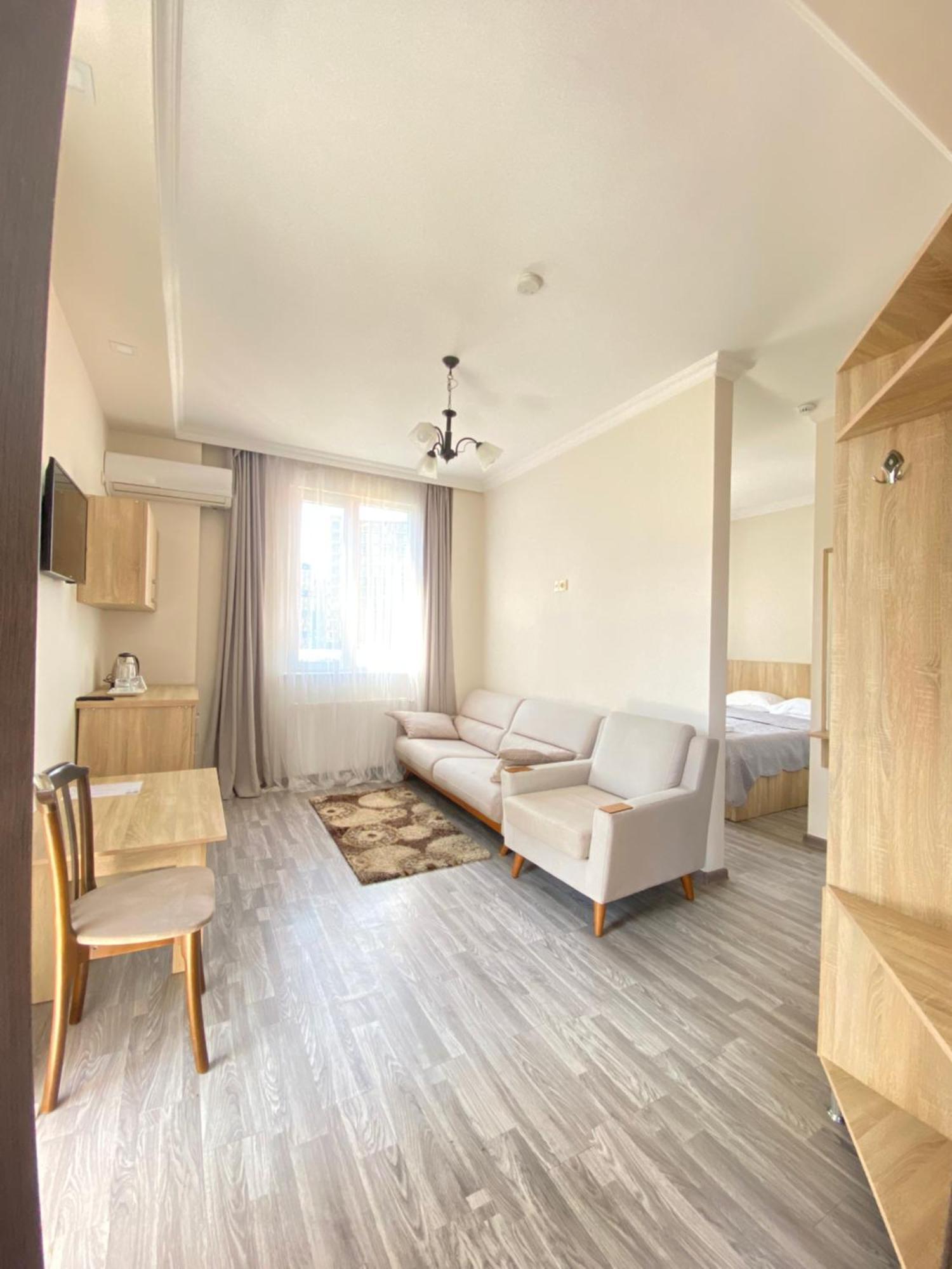 Hotel Garanti บาทูมิ ภายนอก รูปภาพ