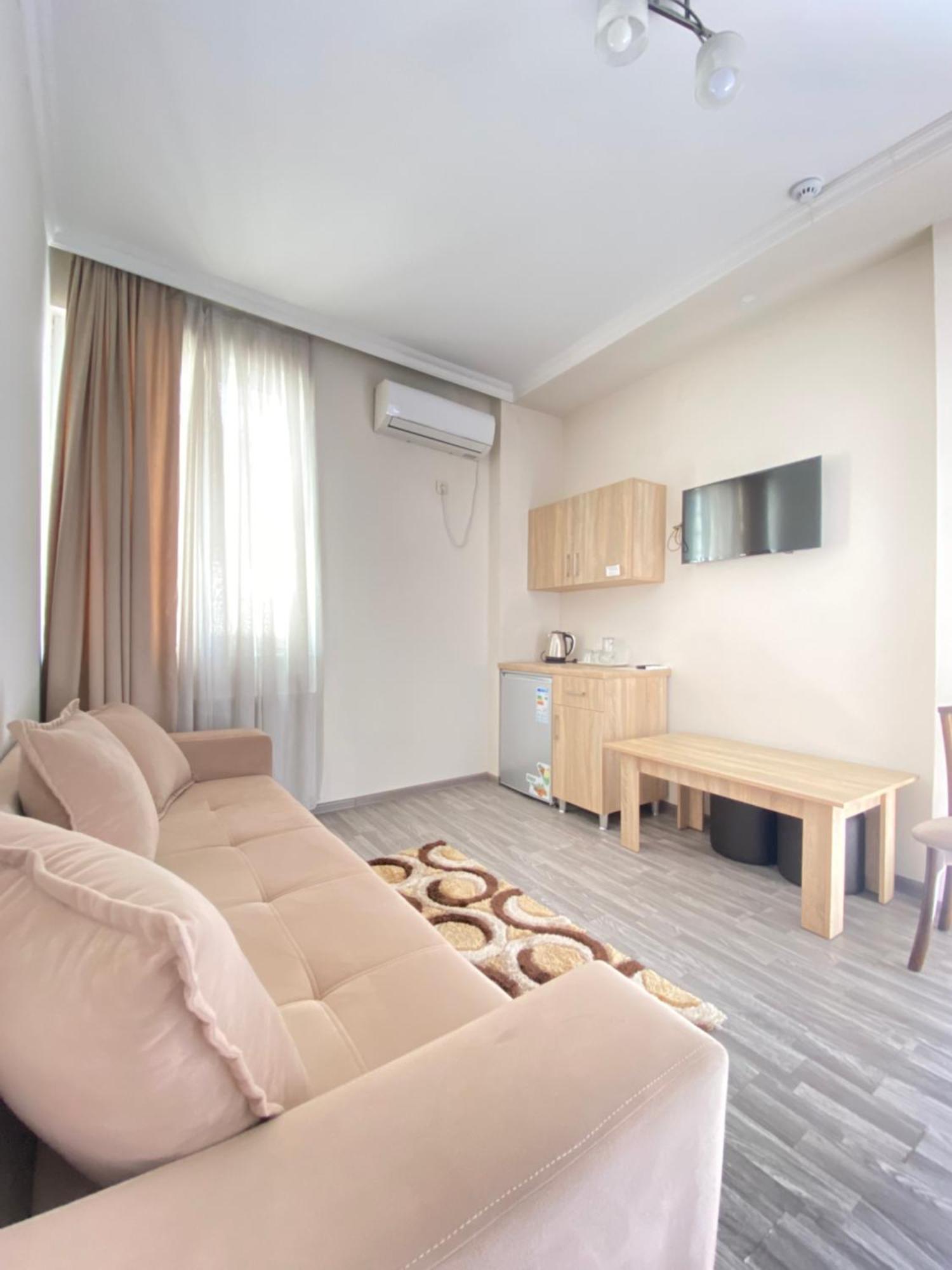 Hotel Garanti บาทูมิ ภายนอก รูปภาพ