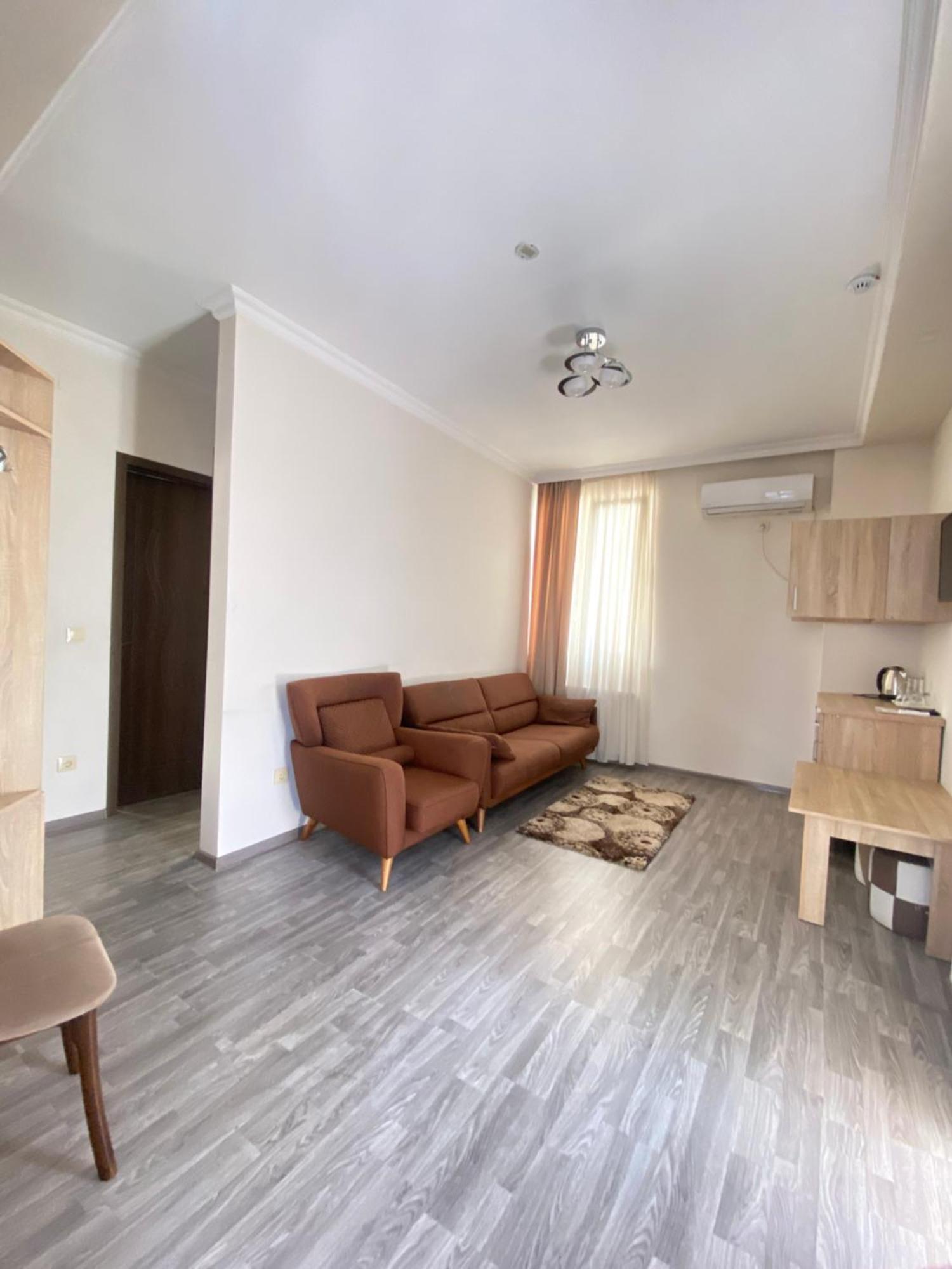 Hotel Garanti บาทูมิ ภายนอก รูปภาพ