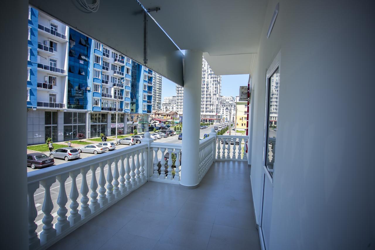 Hotel Garanti บาทูมิ ภายนอก รูปภาพ