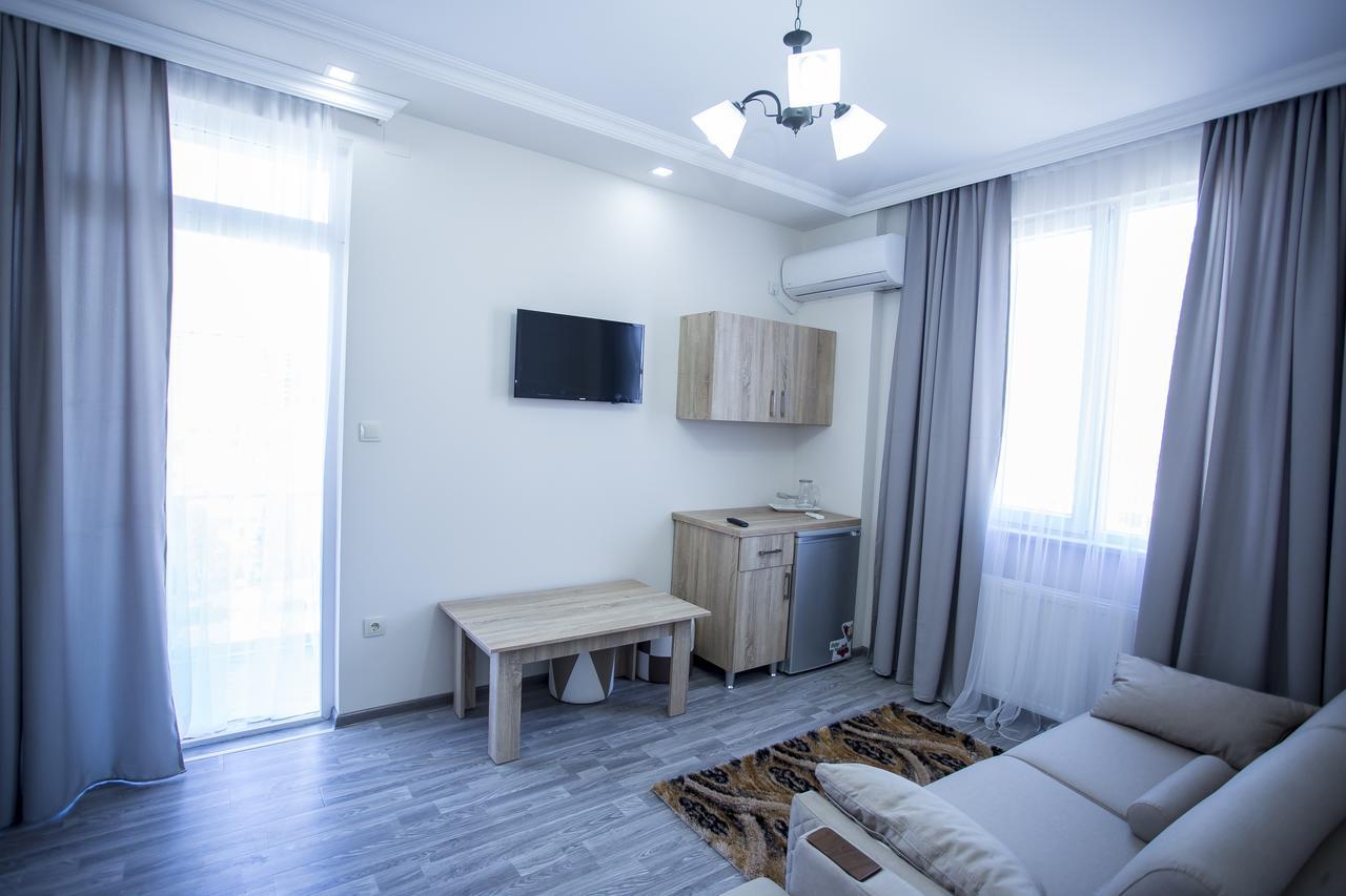 Hotel Garanti บาทูมิ ภายนอก รูปภาพ