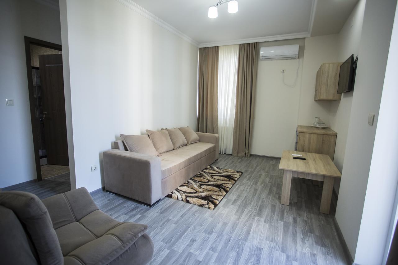 Hotel Garanti บาทูมิ ภายนอก รูปภาพ